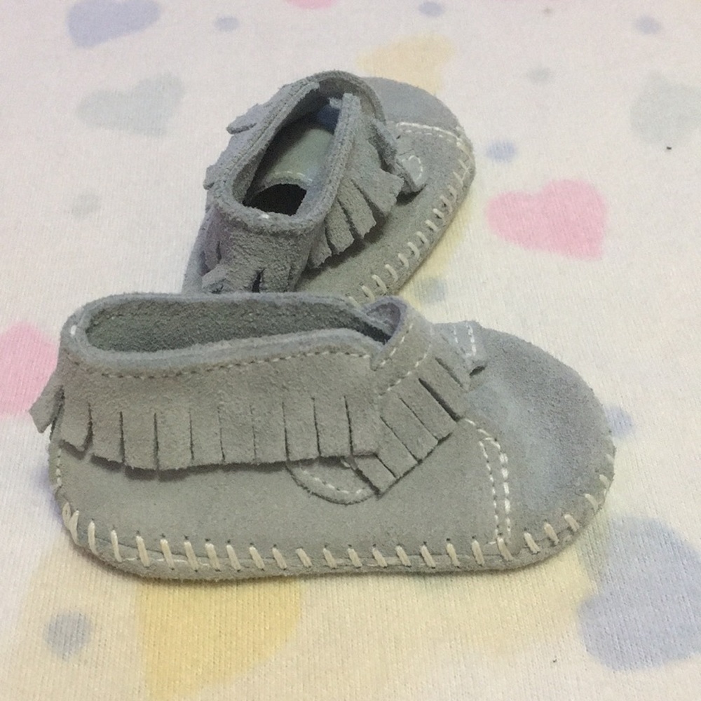 Minnetonka pastel blue infant Velcro slipper size 1